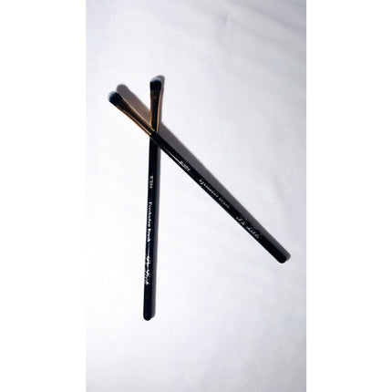 Prolux Cosmetics - Eyeshadow Brush