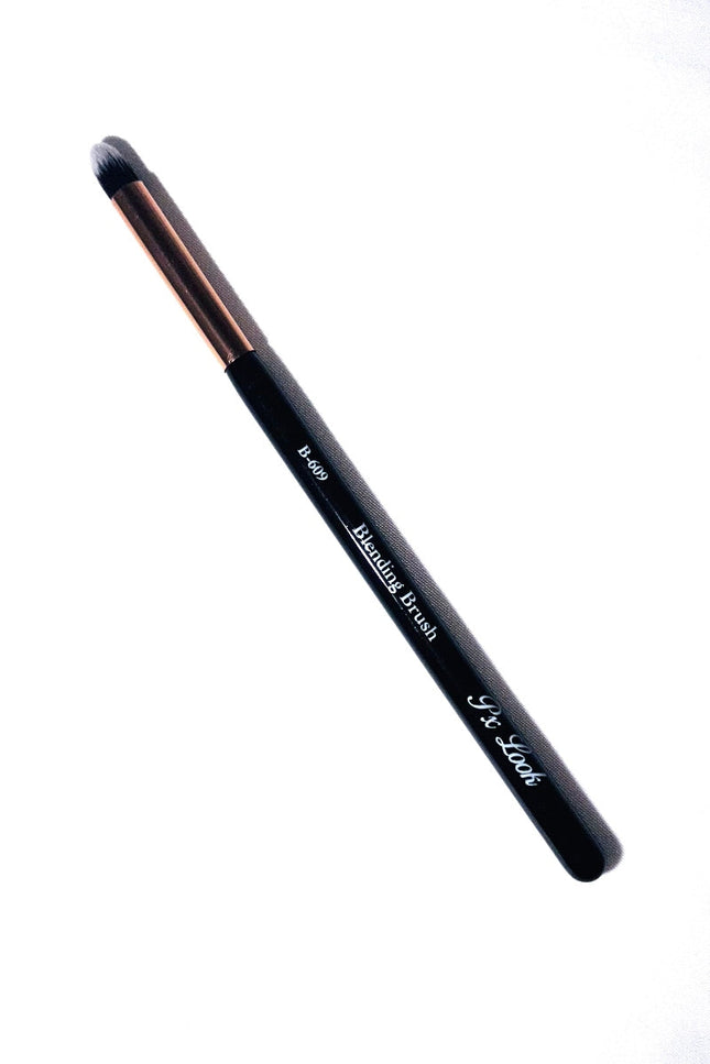 Prolux Cosmetics - Blending brush
