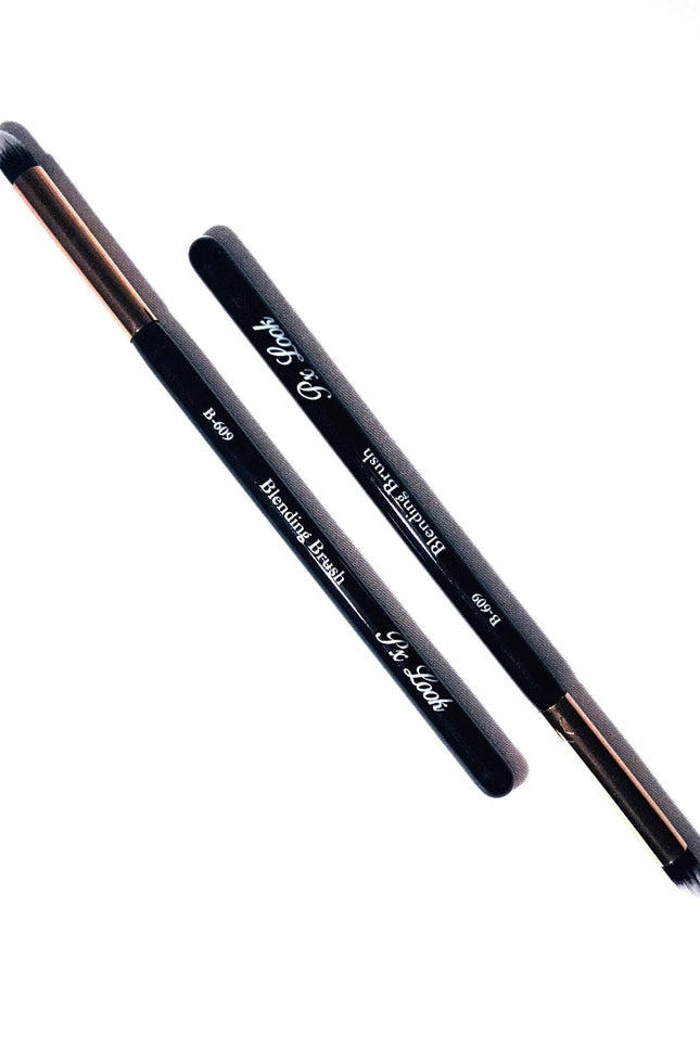 Prolux Cosmetics - Blending brush