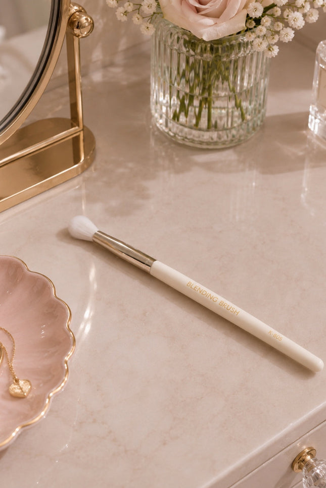 Prolux Cosmetics - Blending Brush