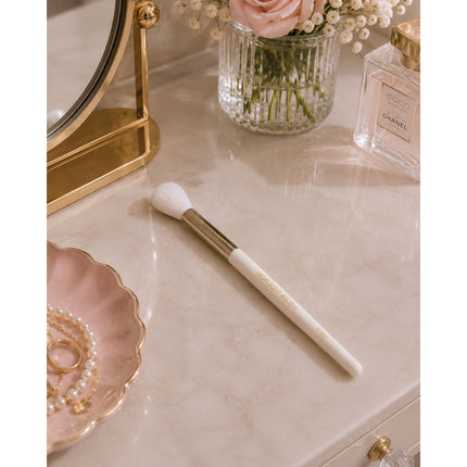 Prolux Cosmetics - Highlight Brush