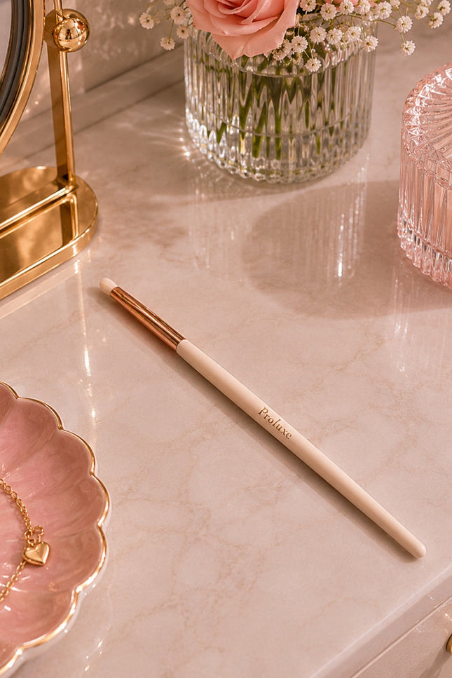Prolux Cosmetics - Detailed Eyeshadow Brush