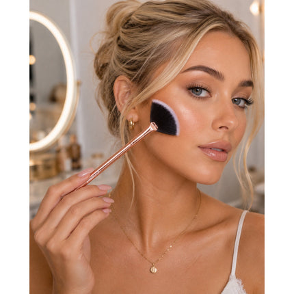 Prolux Cosmetics - Rose Gold Fan Brush