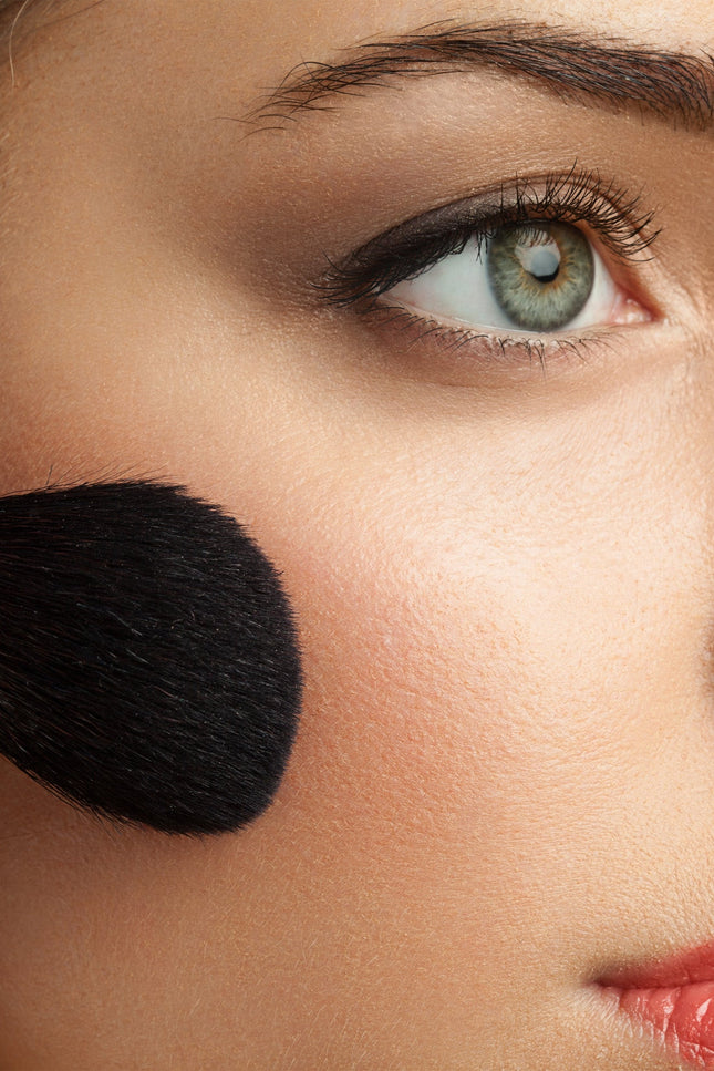 Amazing Cosmetics - Velvet Brush