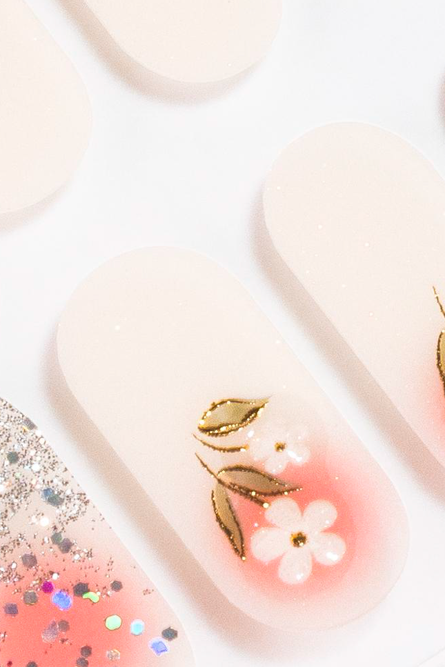 Candied Nails - Pink Daisy Gel Nails